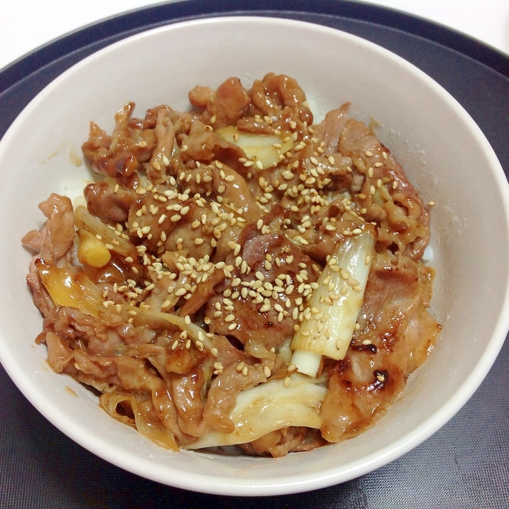 焼肉のタレde豚コマ焼肉丼